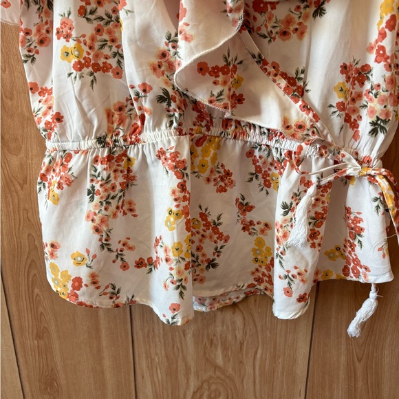 Floral Ruffle Off-Shoulder Top - Picture 4 of 5